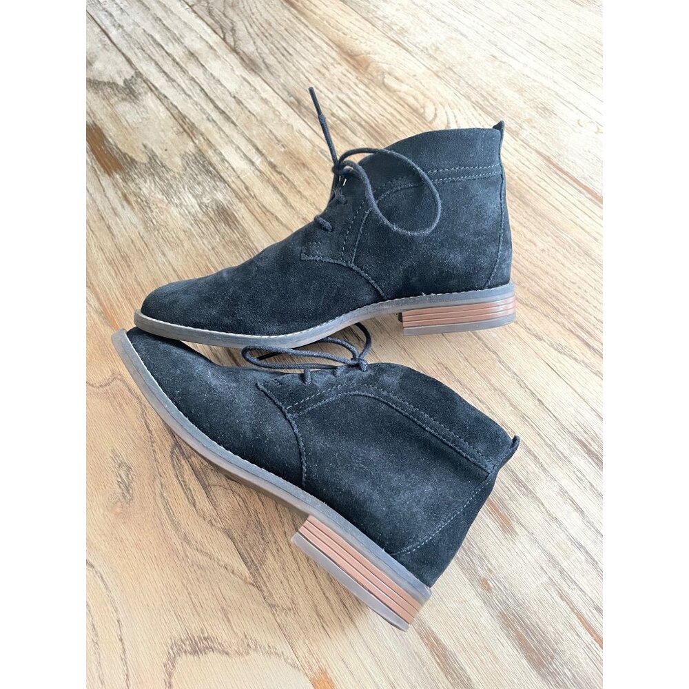 Clarks Collection Camzin Grace Suede Lace up Bootie Womens 6.5 Black Suede